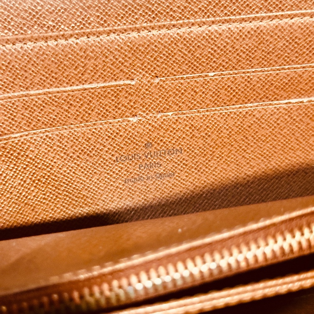 Louis Vuitton monogram zippy wallet - Picture 9 of 15